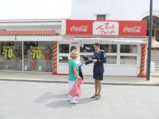 Poliţiştii constănţeni, cu sfaturi pentru turiştii din Mamaia
